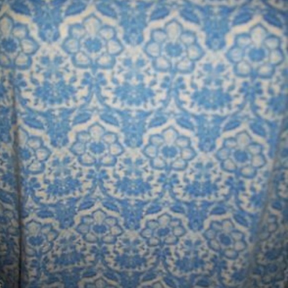 BLUE & WHITE FLORAL TOP, Sz M, NWT - Picture 5 of 5